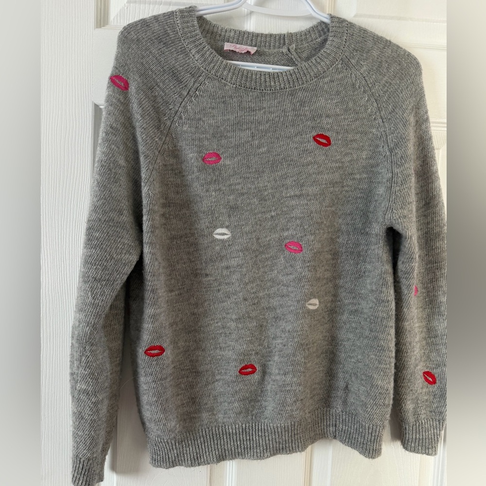 Pink Lily Gray Sweater with Colorful Lip Prints